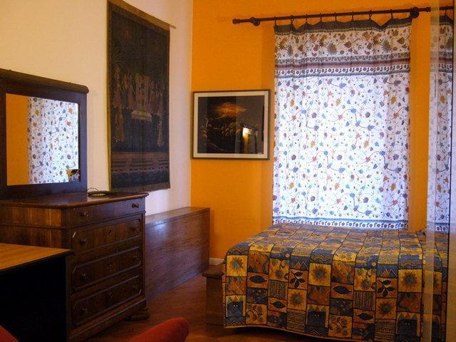 B&B&Courtesy Roma Rom bilde