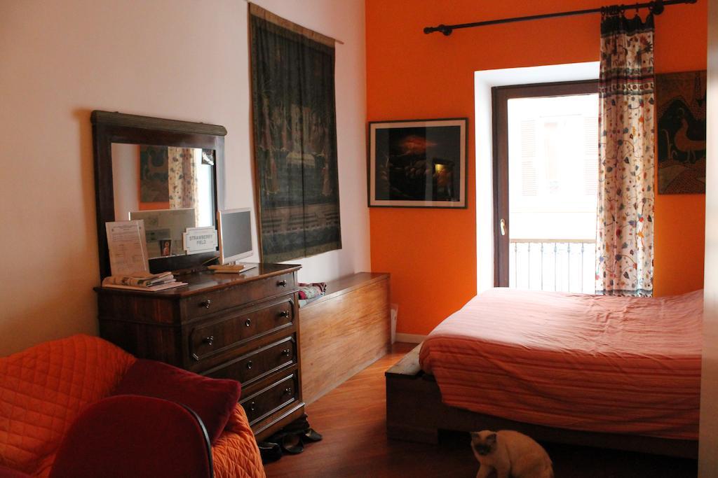 B&B&Courtesy Roma Rom bilde